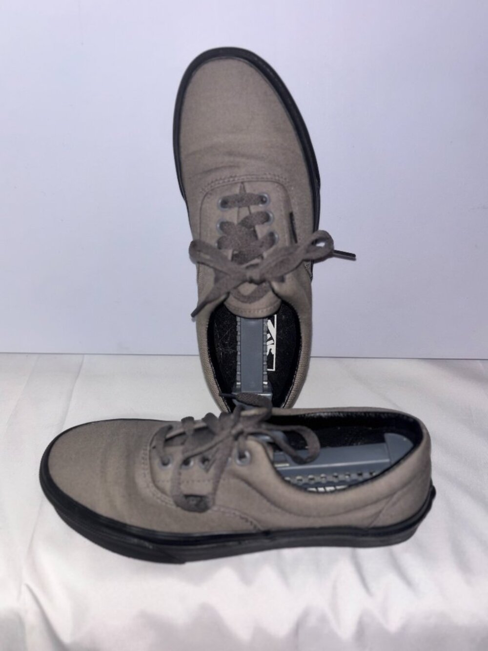 Vans Authentic Lo Pro Gray Canvas Low Top Sneakers Men's 7 / Women's 8.5